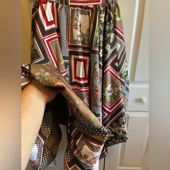 New York & Co Skirt size Small S Bubble Hi-Low Floral Paisley NEW NWT - Picture 4 of 8